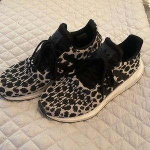 Womens Adidas sneakers